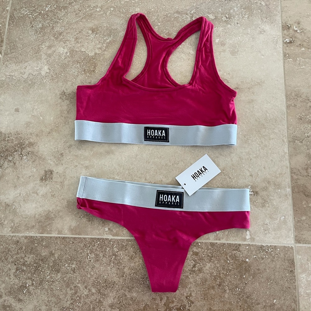 BNWT Hoaka set